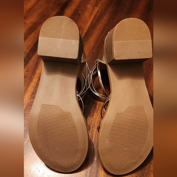 NWOT NovaKids Rose Gold Strappy Sandal gladiators - Picture 6 of 7